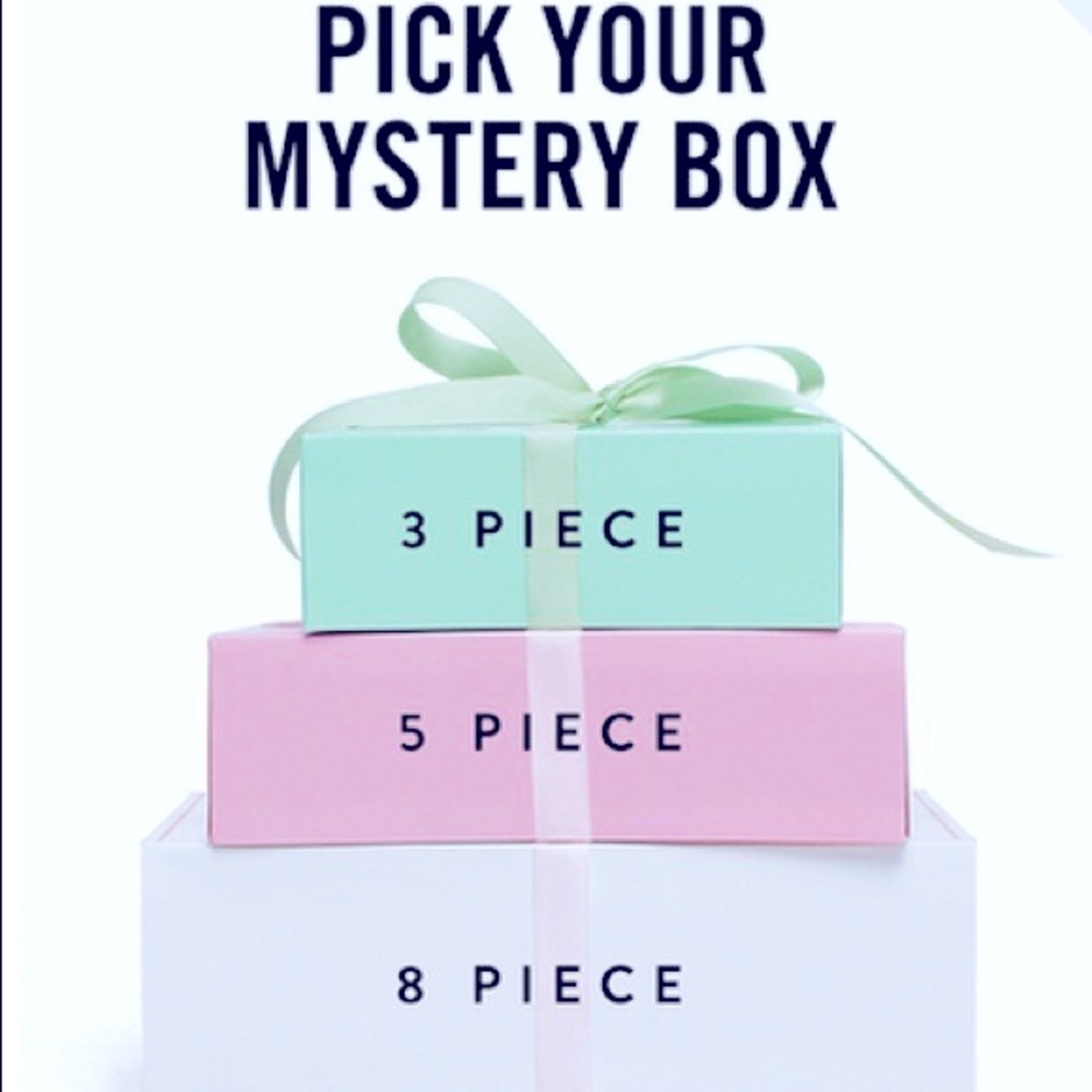 American girl doll “Pick Your Mystery Box” mystery outfit